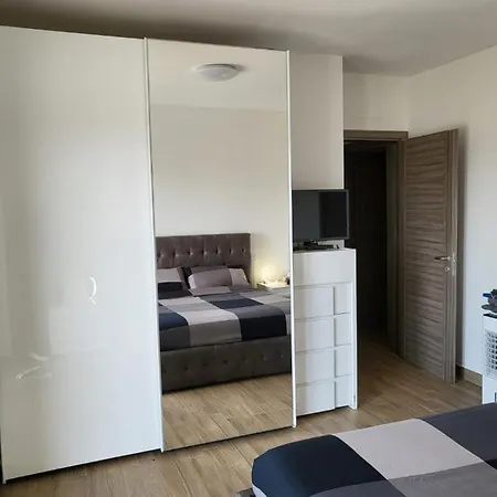 Laurentina Cecchignola Eur Apartment *